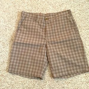 PGA TOUR MEN’S GOLF SHORTS SZ 34 TAN & BLACK NWOT